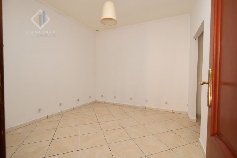 Immagine 9 di Appartamento in vendita  in Via Alessandro Manzoni n.05 a Palagonia