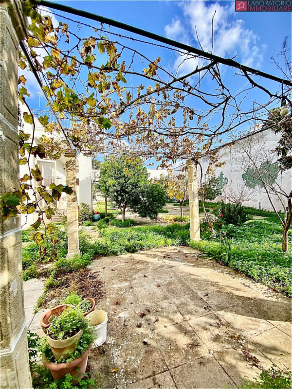 Immagine 3 di Casa indipendente in vendita  in Via Perugia a Lecce