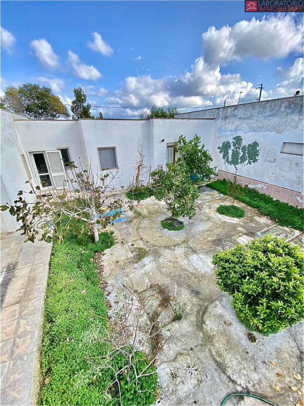 Immagine 6 di Casa indipendente in vendita  in Via Perugia a Lecce