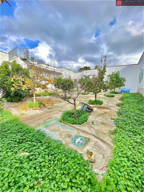 Immagine 10 di Casa indipendente in vendita  in Via Perugia a Lecce