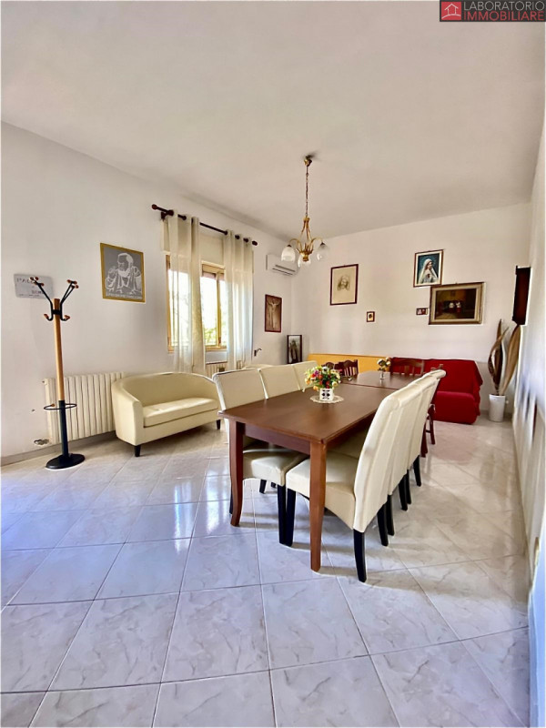 Immagine 16 di Casa indipendente in vendita  in Via Perugia a Lecce