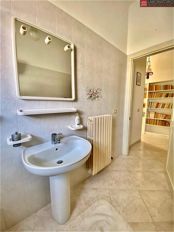 Immagine 28 di Casa indipendente in vendita  in Via Perugia a Lecce