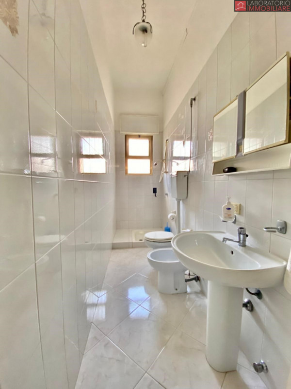 Immagine 32 di Casa indipendente in vendita  in Via Perugia a Lecce