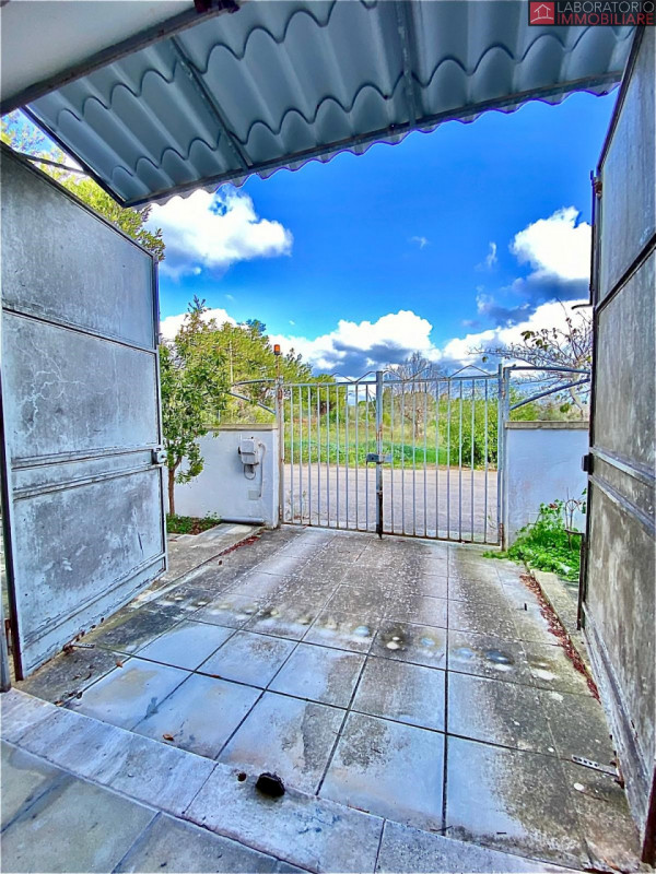 Immagine 34 di Casa indipendente in vendita  in Via Perugia a Lecce