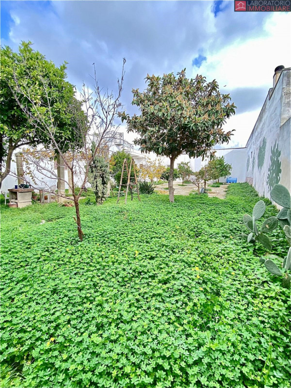 Immagine 39 di Casa indipendente in vendita  in Via Perugia a Lecce