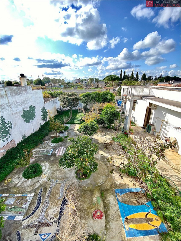 Immagine 40 di Casa indipendente in vendita  in Via Perugia a Lecce