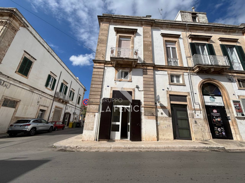 Immagine 5 di Casa indipendente in vendita  in Via Armando Diaz a Martina Franca