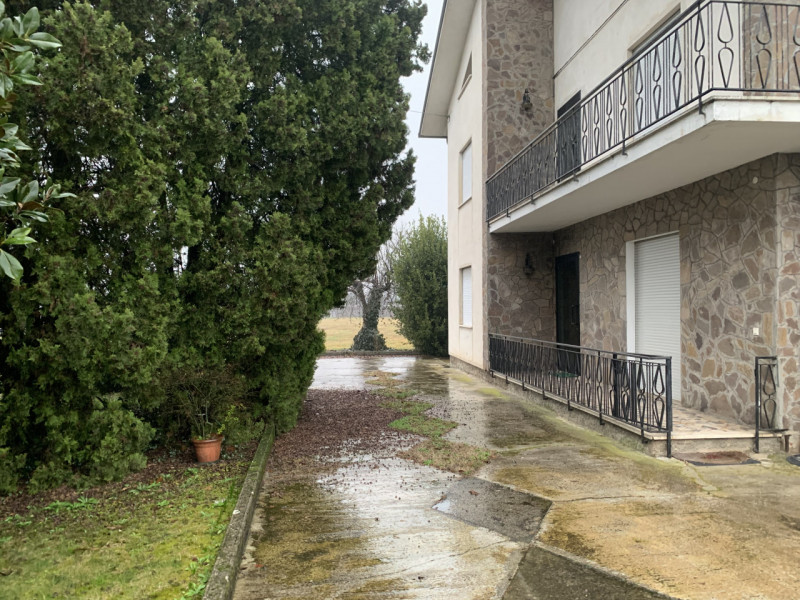 Immagine 3 di Casa indipendente in vendita  a Dueville