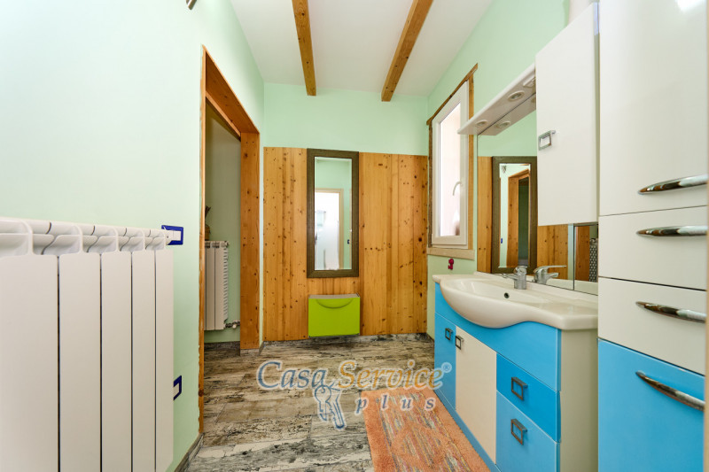 Immagine 10 di Attico in vendita  in Via Vespucci a Galatone