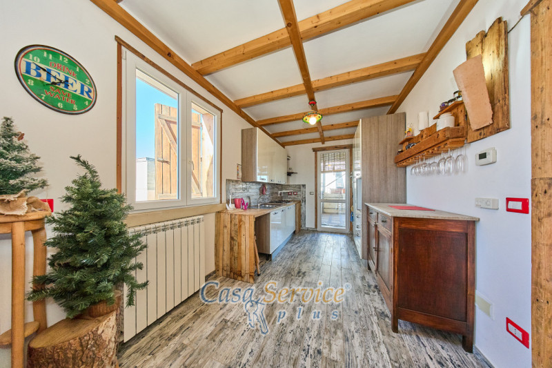 Immagine 16 di Attico in vendita  in Via Vespucci a Galatone