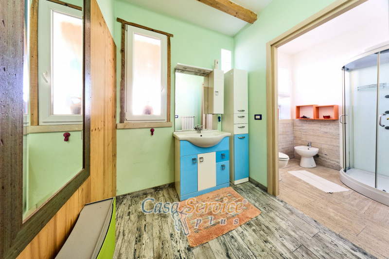 Immagine 25 di Attico in vendita  in Via Vespucci a Galatone