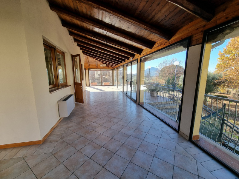 Immagine 9 di Attività commerciale in vendita  in piazzale orlandino calaon a Vo