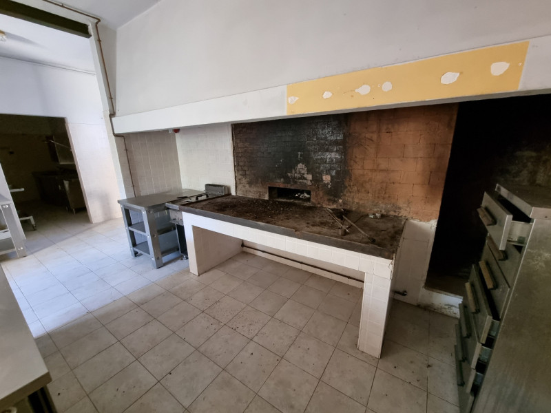 Immagine 21 di Attività commerciale in vendita  in piazzale orlandino calaon a Vo