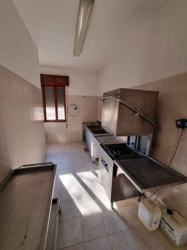 Immagine 23 di Attività commerciale in vendita  in piazzale orlandino calaon a Vo