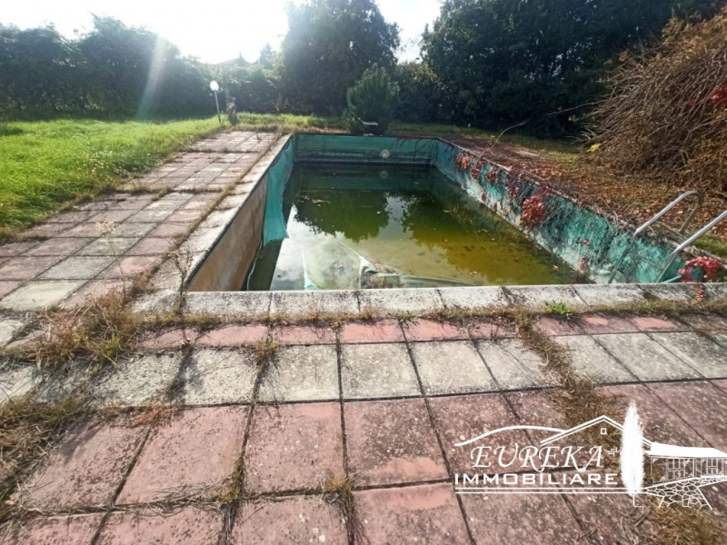 Immagine 19 di Rustico / casale in vendita  a Castiglione Del Lago