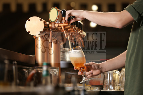 Immagine 3 di Attività commerciale in vendita  a Venezia