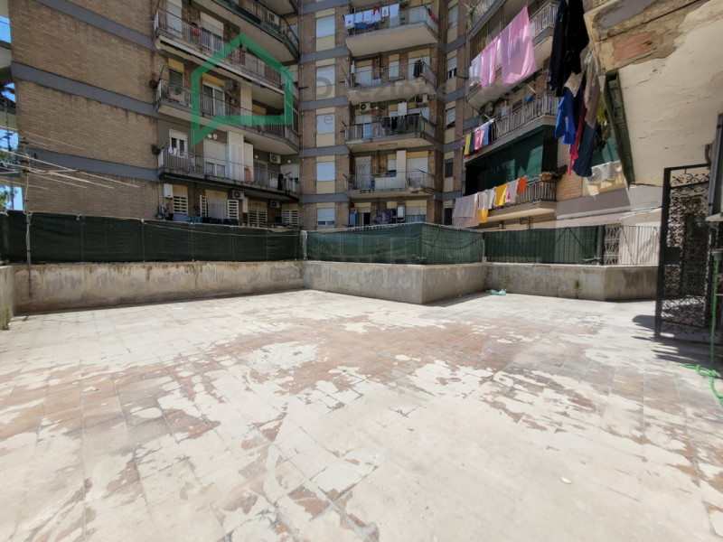 Immagine 5 di Appartamento in vendita  in VIA NAZIONALE DELLE PUGLIE a Casoria