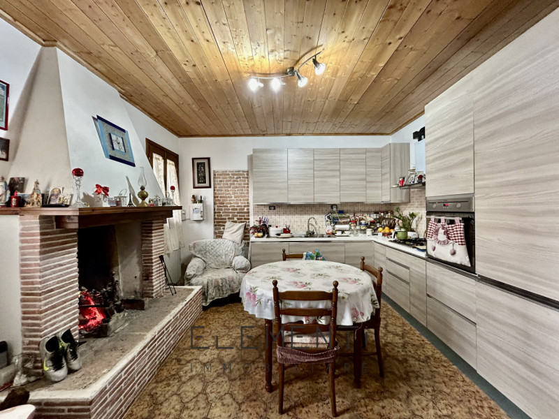 Immagine 2 di Casa indipendente in vendita  in via Franzine a Villa Bartolomea