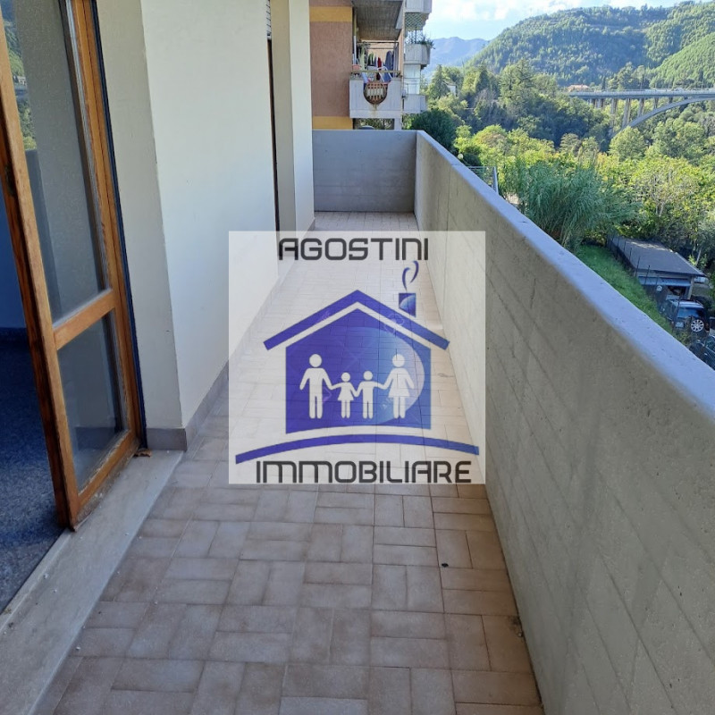 Immagine 2 di Appartamento in vendita  a Ascoli Piceno