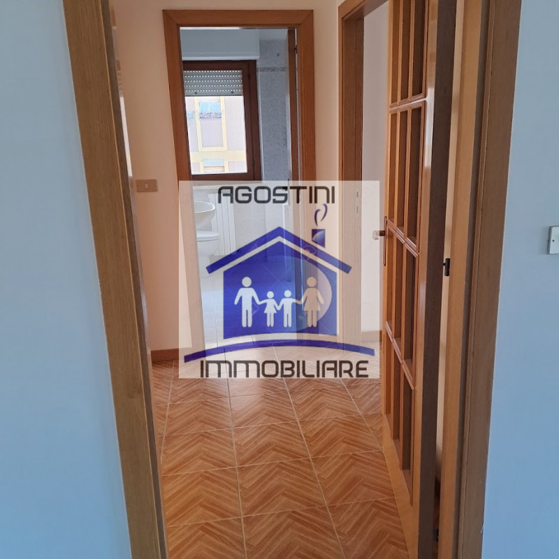 Immagine 13 di Appartamento in vendita  a Ascoli Piceno