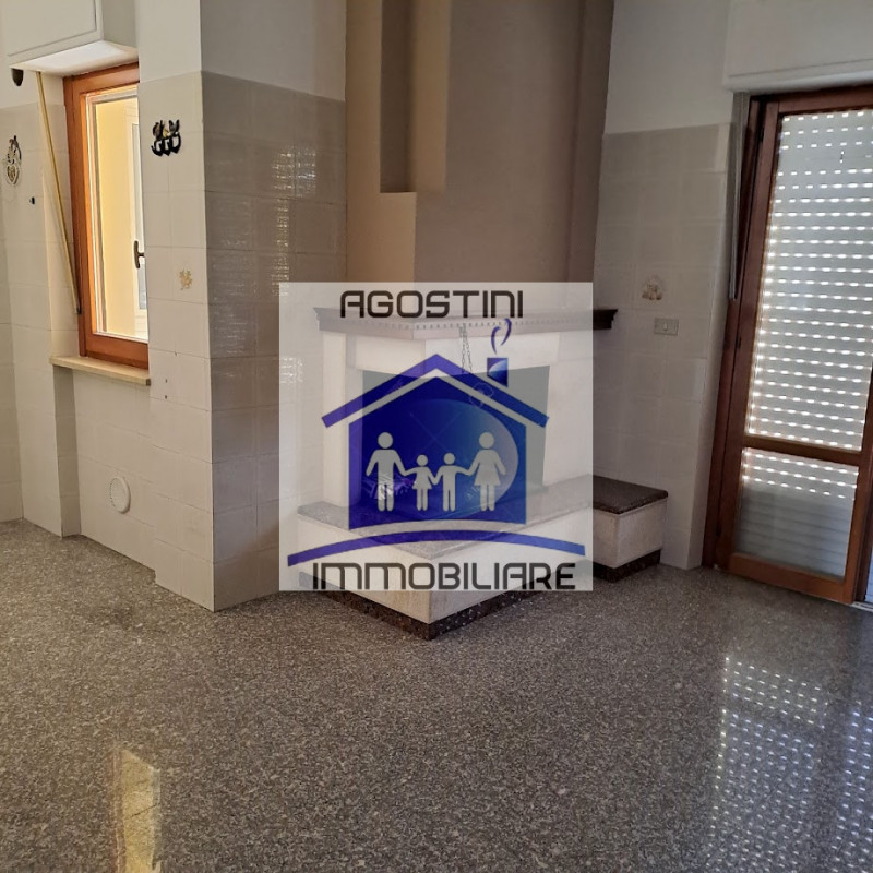 Immagine 14 di Appartamento in vendita  a Ascoli Piceno