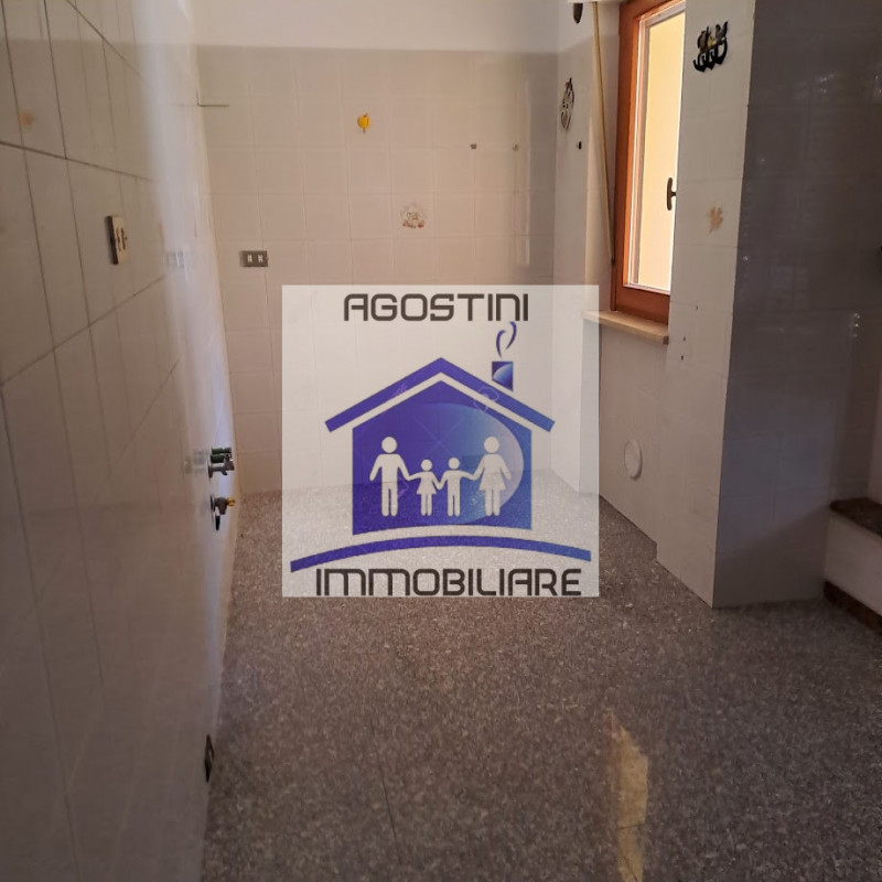 Immagine 15 di Appartamento in vendita  a Ascoli Piceno