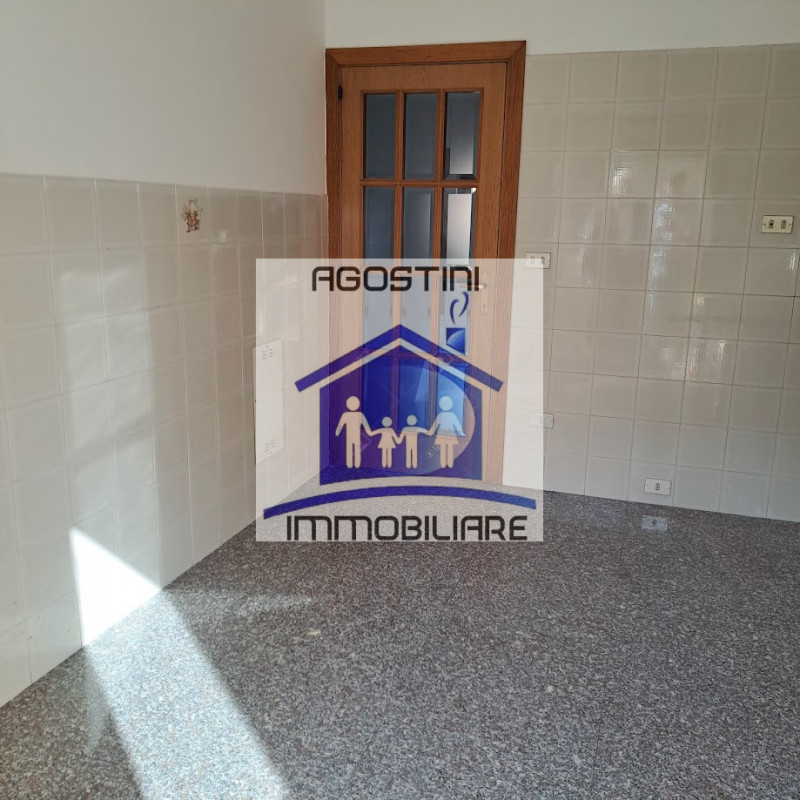 Immagine 18 di Appartamento in vendita  a Ascoli Piceno