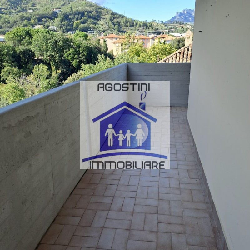 Immagine 22 di Appartamento in vendita  a Ascoli Piceno