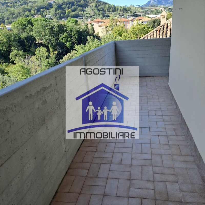 Immagine 23 di Appartamento in vendita  a Ascoli Piceno
