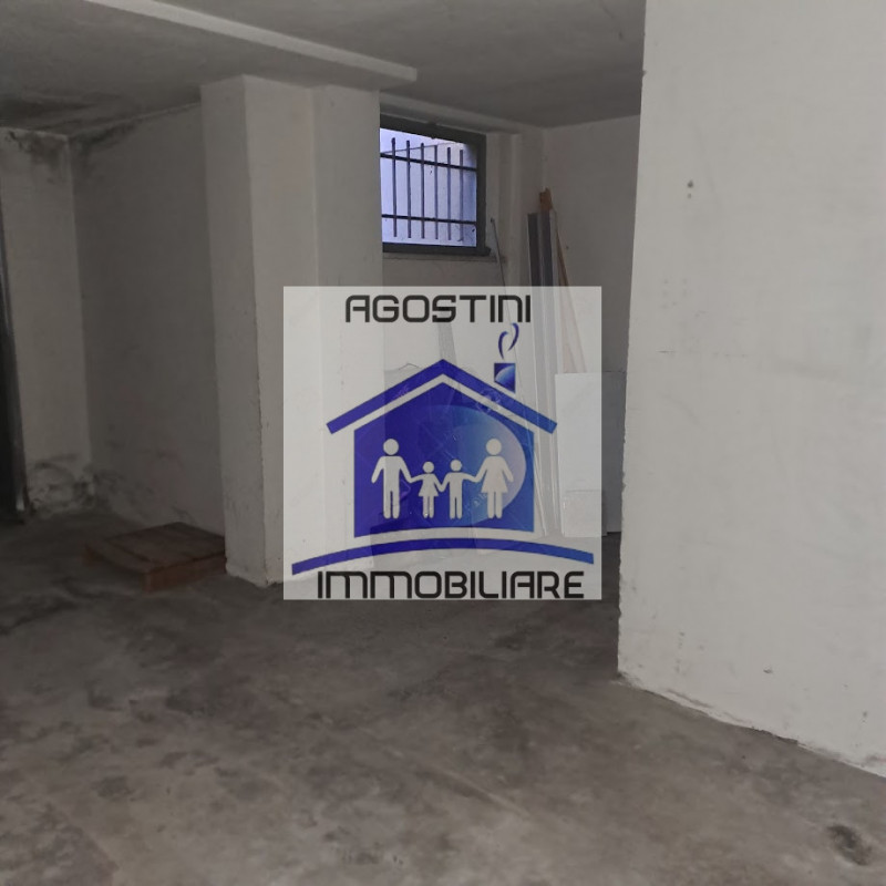 Immagine 30 di Appartamento in vendita  a Ascoli Piceno