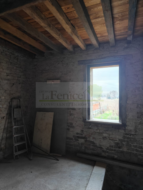 Immagine 11 di Rustico / casale in vendita  in strada villa a Castel Goffredo