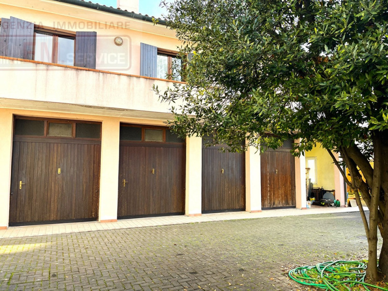 Immagine 2 di Appartamento in vendita  in Via Roma 7 a Quarto D'altino