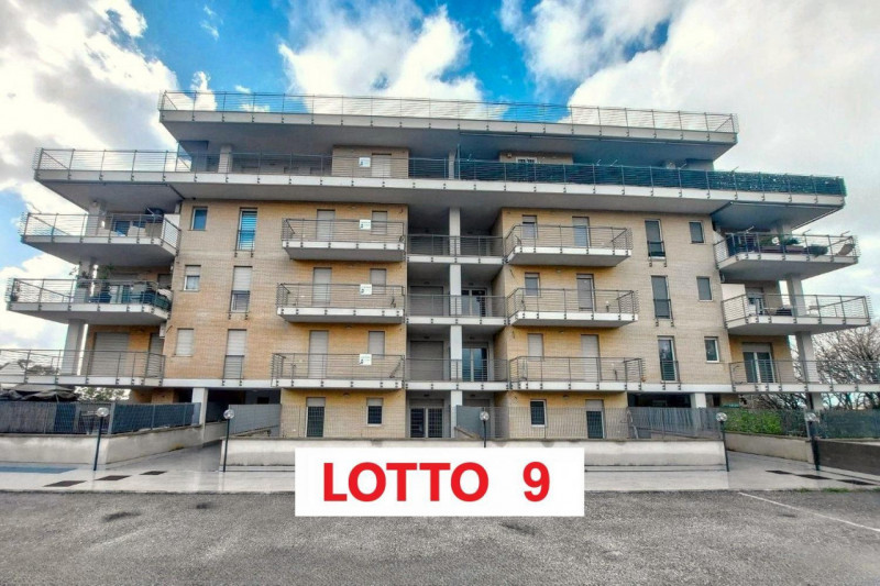 Immagine 1 di Appartamento in vendita  in Via Vittorio De Sica, N. 5-7 a Fiumicino