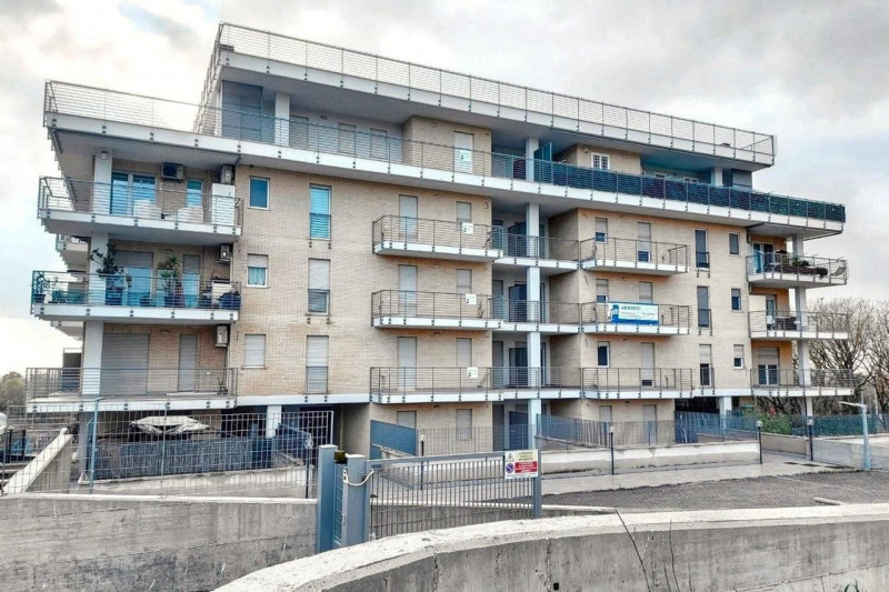 Immagine 6 di Appartamento in vendita  in Via Vittorio De Sica, N. 5-7 a Fiumicino
