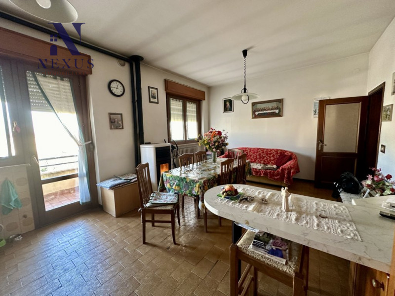 Immagine 3 di Casa bifamiliare in vendita  a Colli Al Metauro