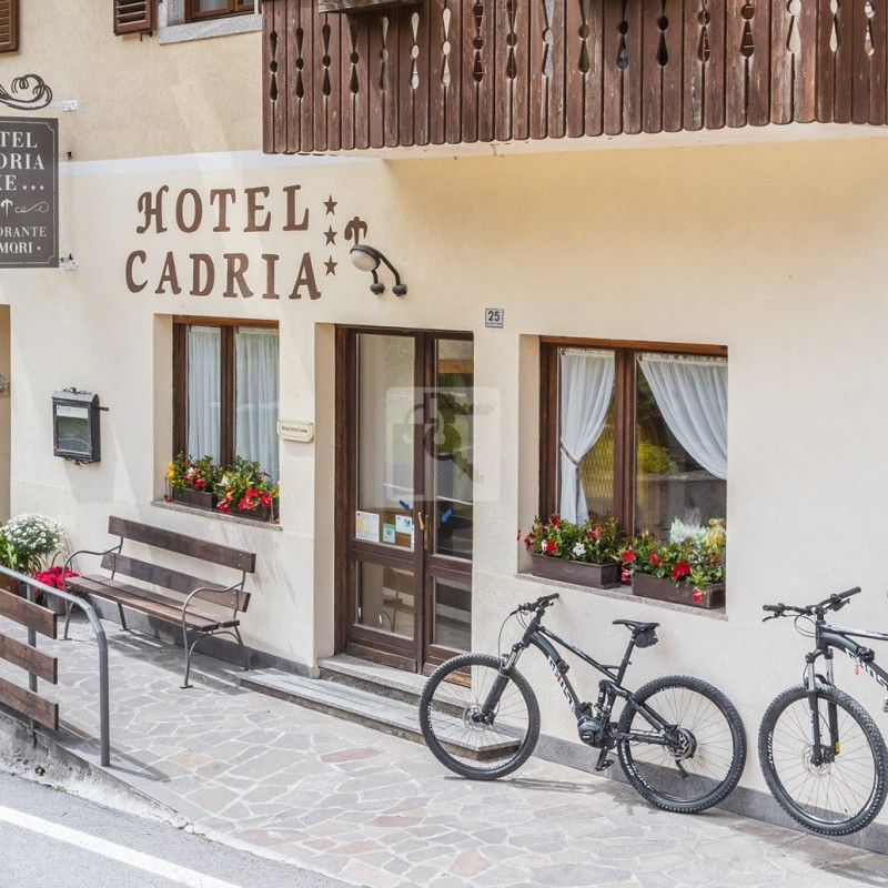 Immagine 17 di Hotel in vendita  in via unità d'italia a Ledro