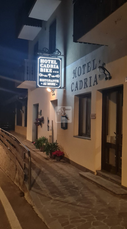 Immagine 21 di Hotel in vendita  in via unità d'italia a Ledro
