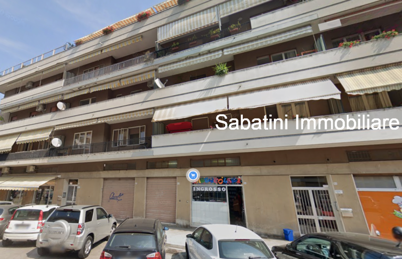 Immagine 1 di Negozio in vendita  in Via Malagrida, 54 a Pescara