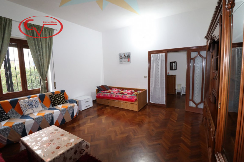 Immagine 2 di Casa bifamiliare in vendita  in via Marconi a Montevarchi