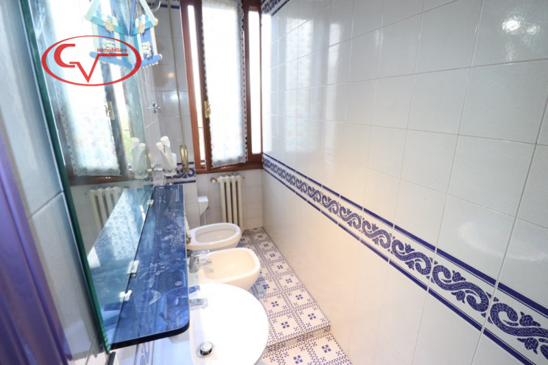 Immagine 22 di Casa bifamiliare in vendita  in via Marconi a Montevarchi