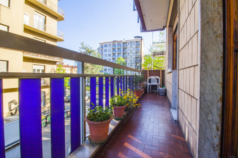 Immagine 3 di Appartamento in vendita  in Corso Maroncelli 40 a Torino