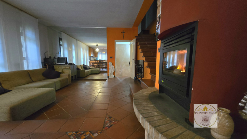 Immagine 5 di Casa bifamiliare in vendita  in via Roma a Sant'elena