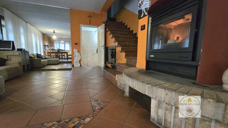 Immagine 6 di Casa bifamiliare in vendita  in via Roma a Sant'elena