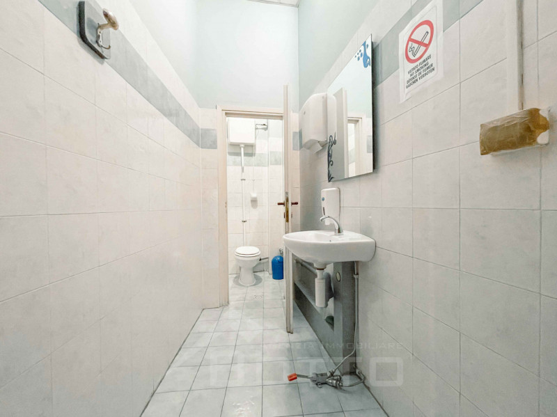 Immagine 10 di Laboratorio in vendita  in Piazza Beltrami, 6 a Omegna