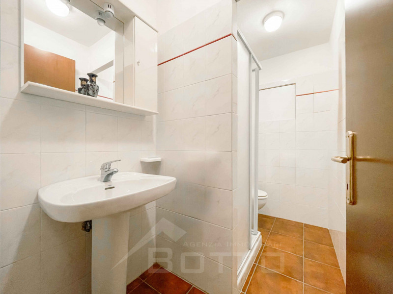 Immagine 19 di Laboratorio in vendita  in Piazza Beltrami, 6 a Omegna