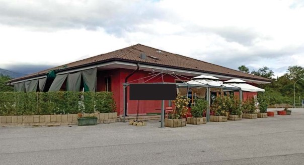 Immagine 2 di Attività commerciale in vendita  in Via Feltrina, 4 a Pederobba