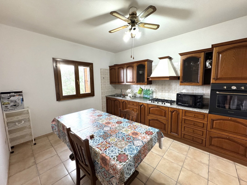 Immagine 14 di Appartamento in vendita  in Via Peppino Mereu a Posada