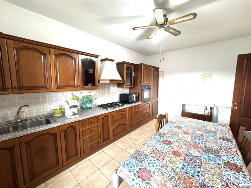 Immagine 15 di Appartamento in vendita  in Via Peppino Mereu a Posada