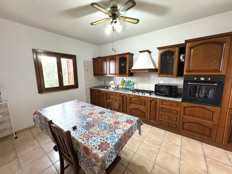 Immagine 17 di Appartamento in vendita  in Via Peppino Mereu a Posada