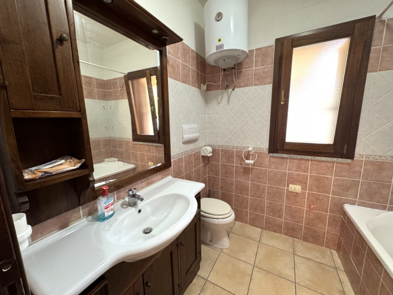 Immagine 19 di Appartamento in vendita  in Via Peppino Mereu a Posada